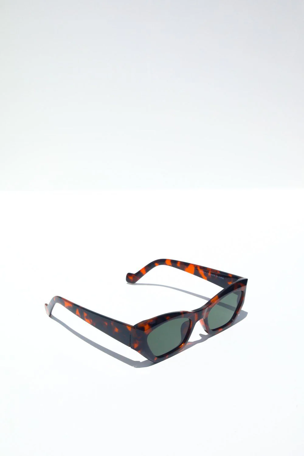 Breezy Chunky Frames Sunglasses - Image 12