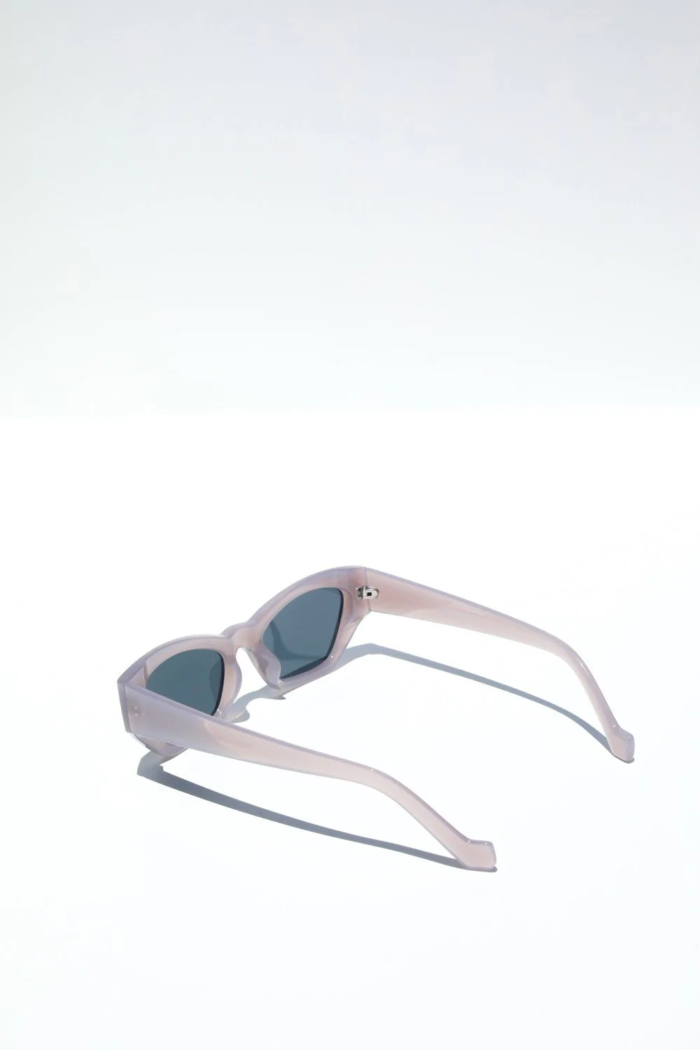 Breezy Chunky Frames Sunglasses - Image 9