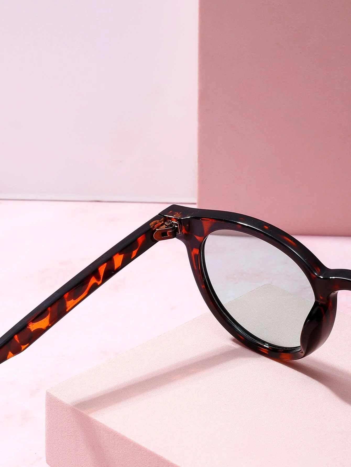 Cabo Rounded Sunglasses - Image 13