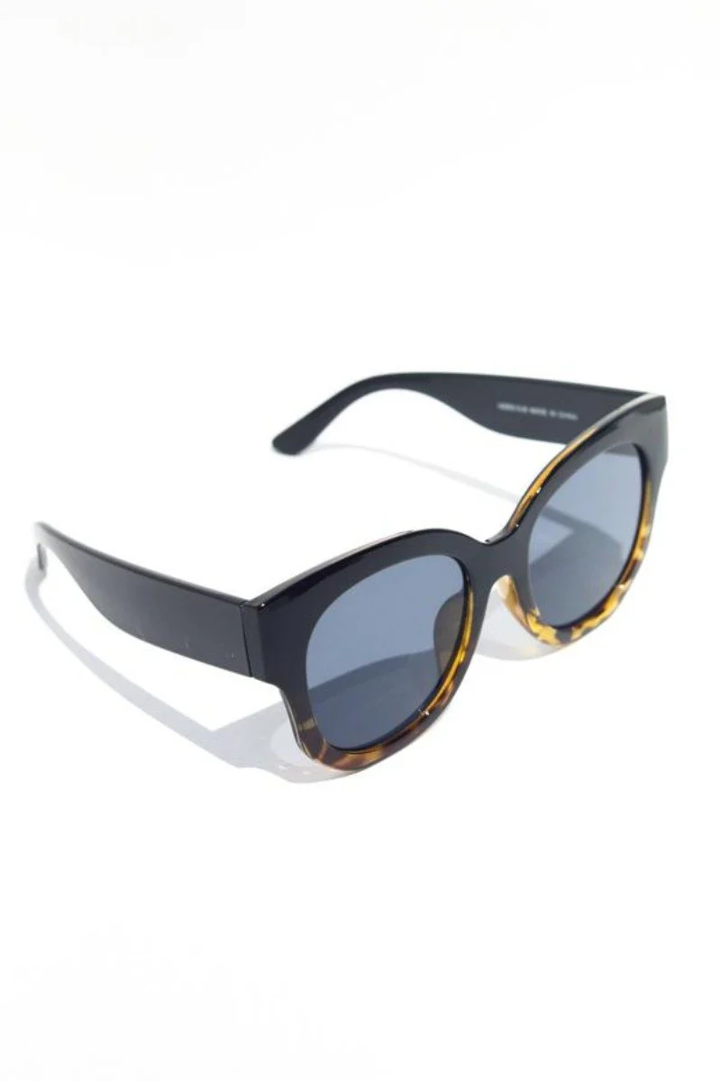 Oversized Moodie Sunglasses - Image 9