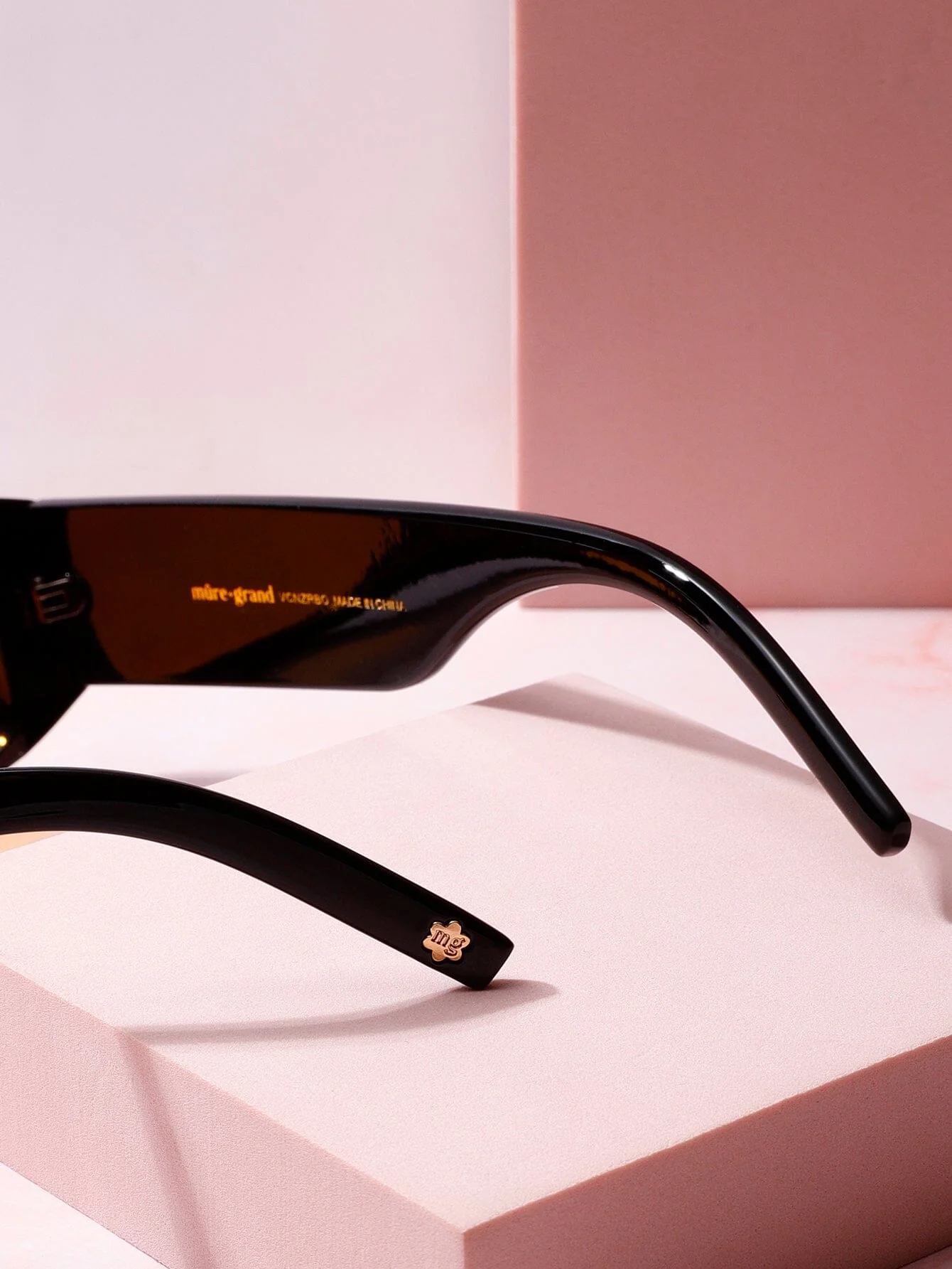 Vacanza Rectangle Frame Sunglasses - Image 4